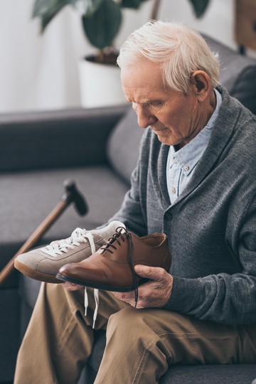 Best Shoes for Elderly Women and Men